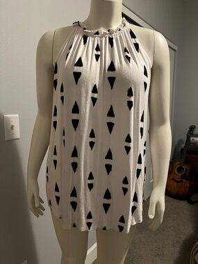 Apt. 9 White and Black Tank Top